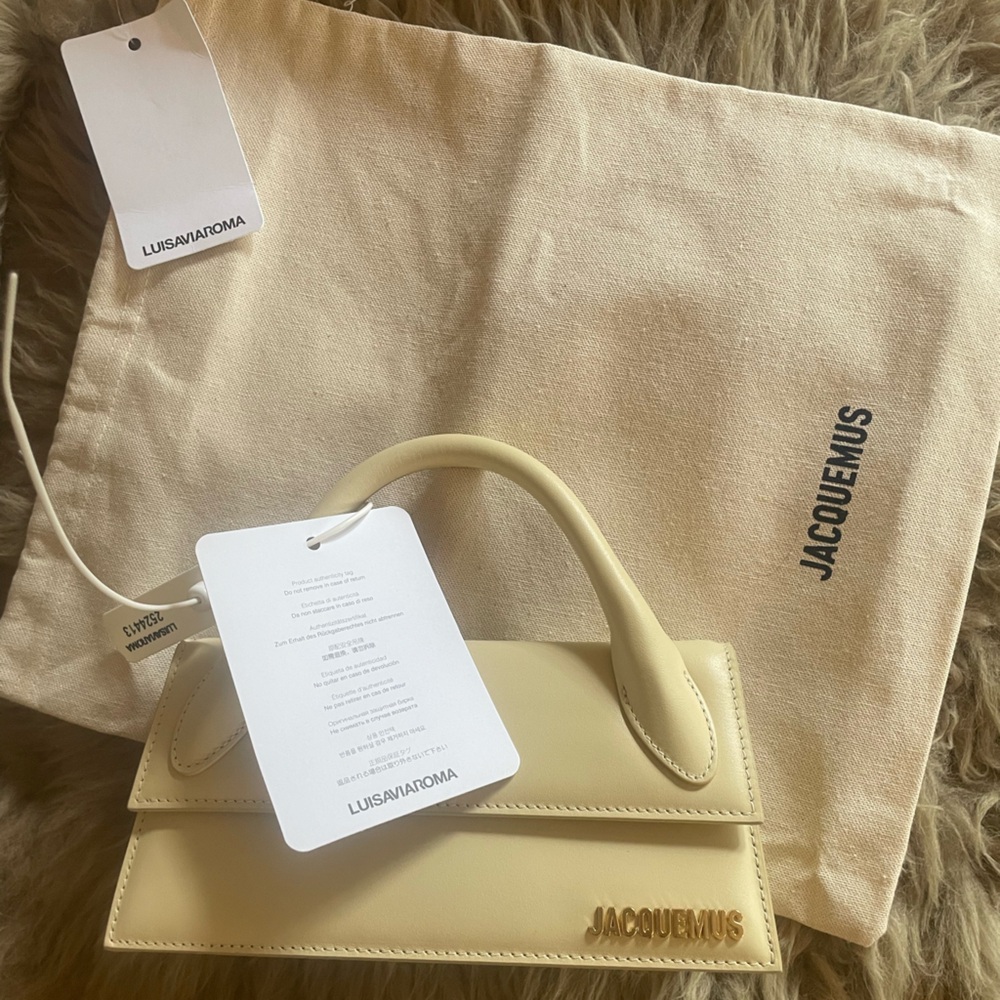Jacquemus the "Long Chiquito" Butter Yellow Shoulder Bag

This bag is SOLD OUT